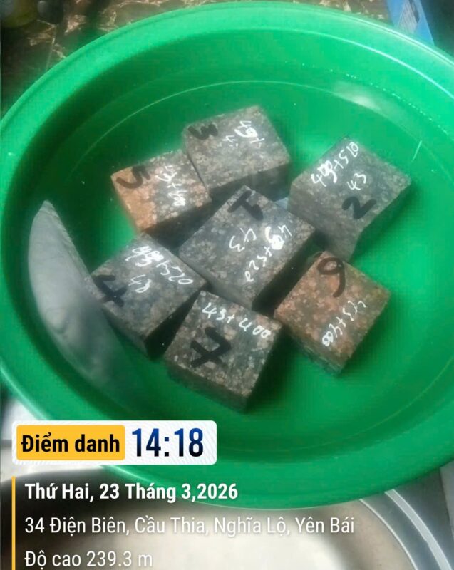 Thí nghiệm mẫu đá